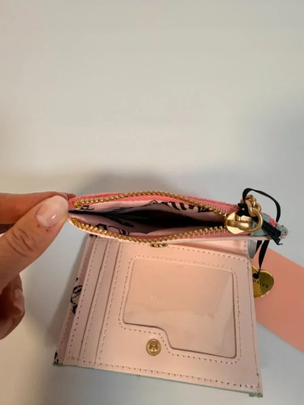 NWT Juicy Couture Terrycloth Blue and Pink Wallet Heart Charm Coin Purse
